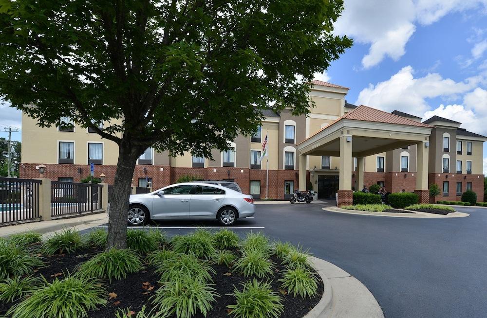Holiday Inn Express Hotel & Suites Petersburg/Dinwiddie By Ihg מראה חיצוני תמונה