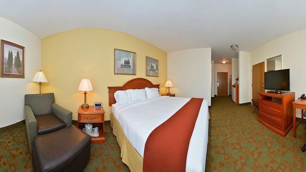 Holiday Inn Express Hotel & Suites Petersburg/Dinwiddie By Ihg מראה חיצוני תמונה