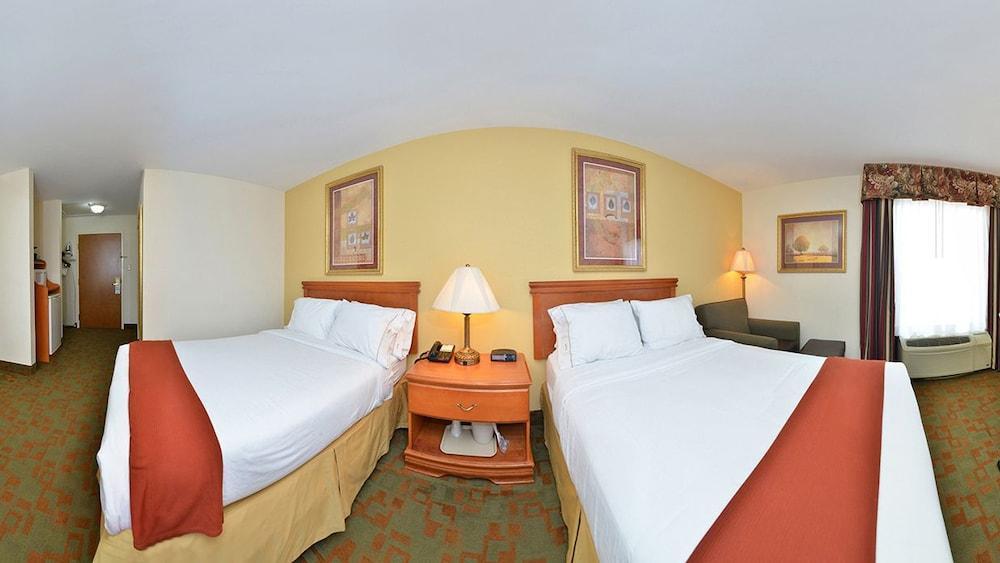 Holiday Inn Express Hotel & Suites Petersburg/Dinwiddie By Ihg מראה חיצוני תמונה