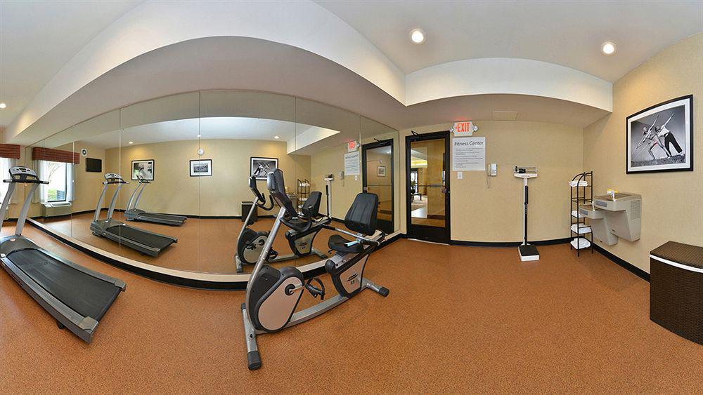 Holiday Inn Express Hotel & Suites Petersburg/Dinwiddie By Ihg מראה חיצוני תמונה